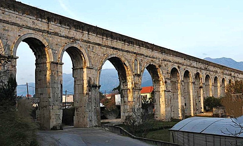 AKWEDUKT DIOKLECJANA – RZYMSKI WODOCIĄG